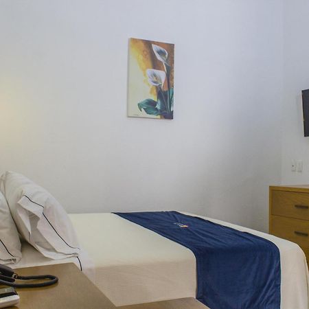 Hotel Real De Castilla Colonial Гуадалахара Стая снимка