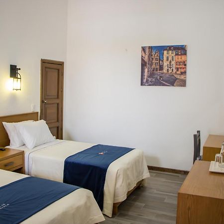 Hotel Real De Castilla Colonial Гуадалахара Екстериор снимка