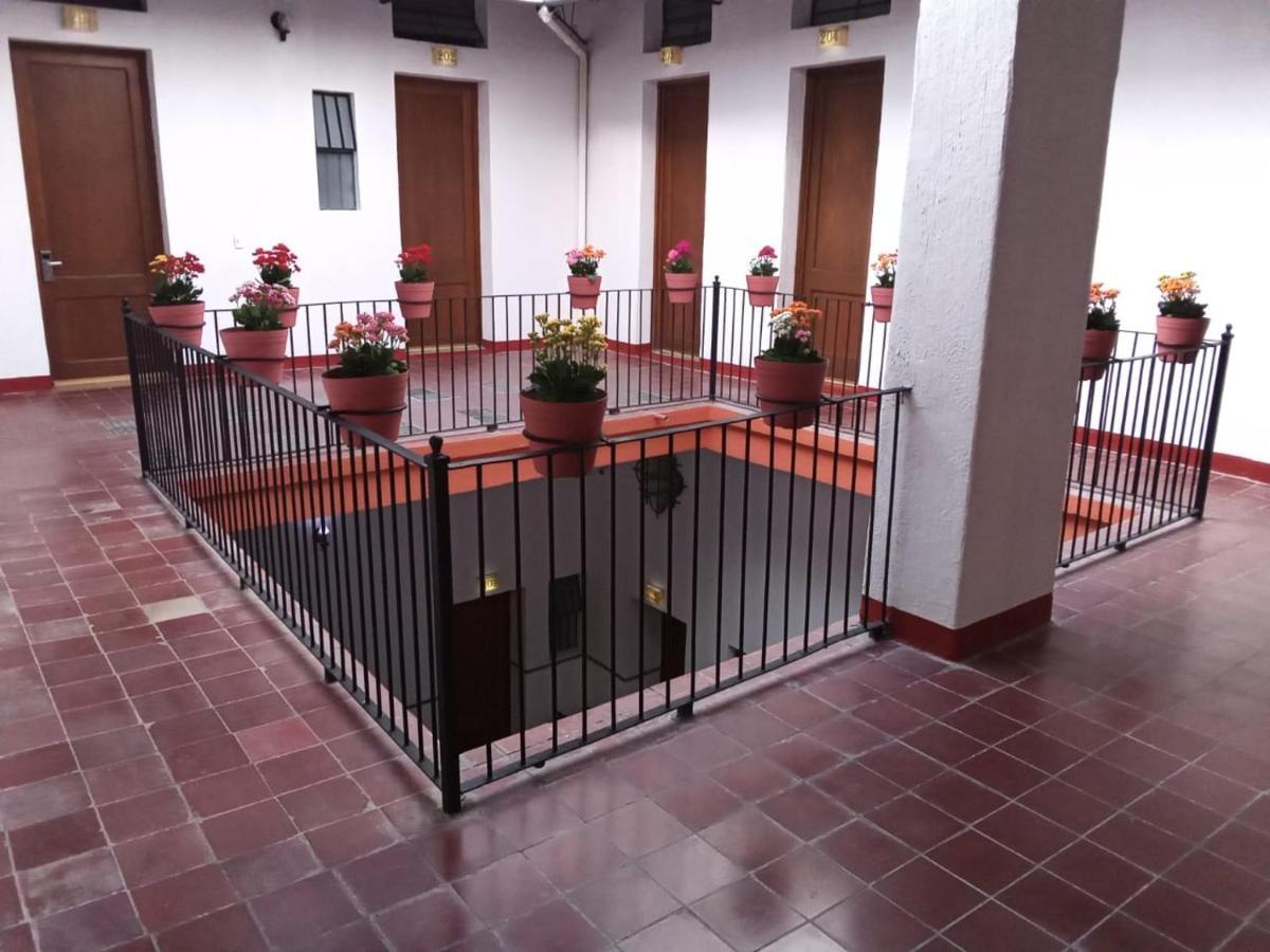 Hotel Real De Castilla Colonial Гуадалахара Екстериор снимка