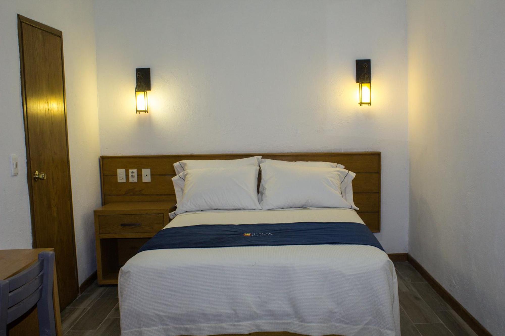 Hotel Real De Castilla Colonial Гуадалахара Стая снимка